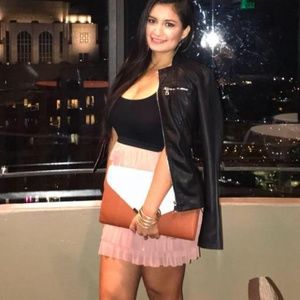 I SELL NEW BRAND HANDBAGS